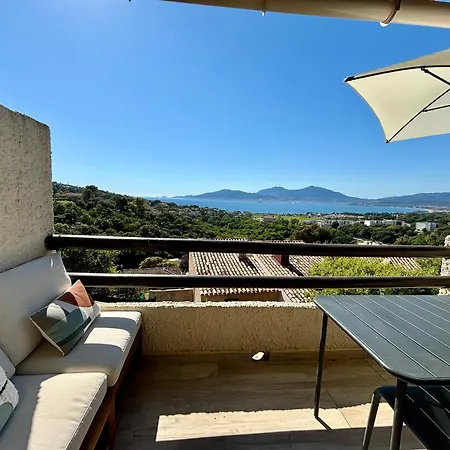 Vue A Piscine Et Parking Porticcio (Corsica)