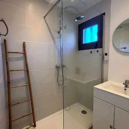 Vue A Piscine Et Parking Apartment *