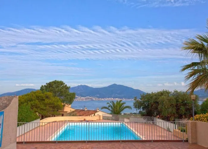 Vue A Piscine Et Parking Apartman Porticcio