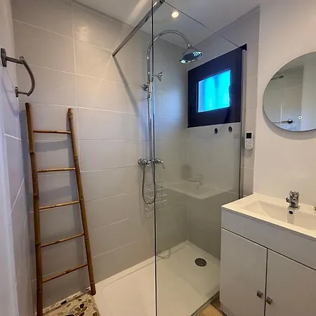 Daire Vue A Piscine Et Parking