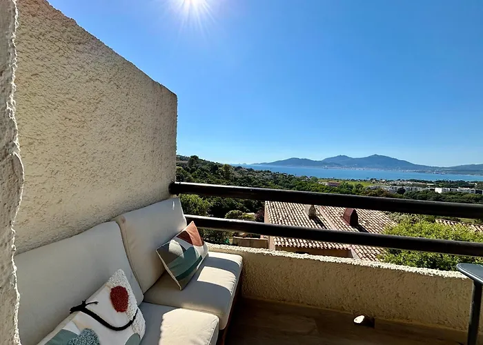 Vue A Piscine Et Parking Apartment